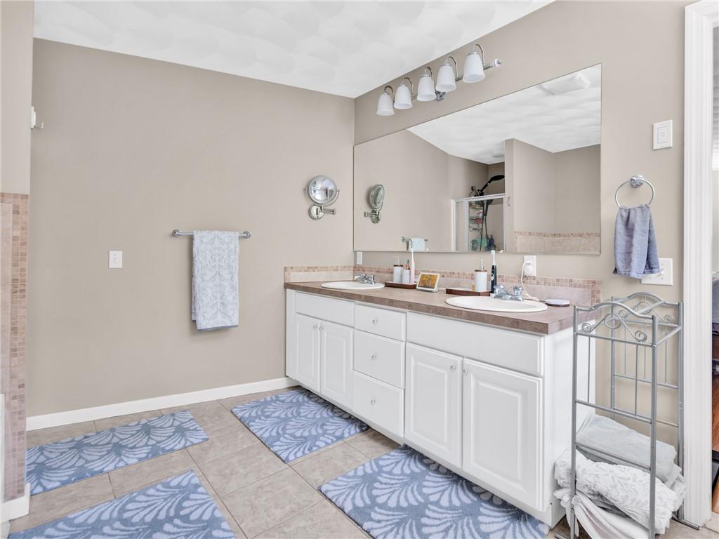 5 Weymouth Lane Property Photo 26
