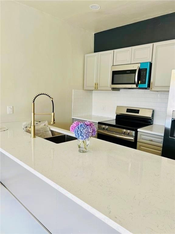 460 458 Smithfield Avenue Property Photo 10