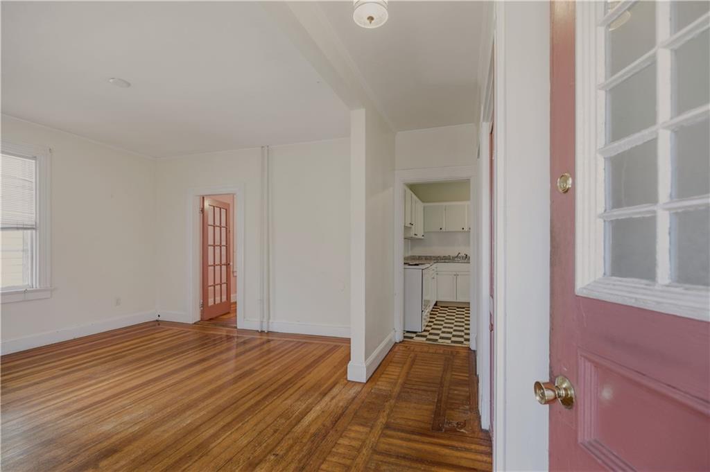 4 Dresser Street Property Photo 9
