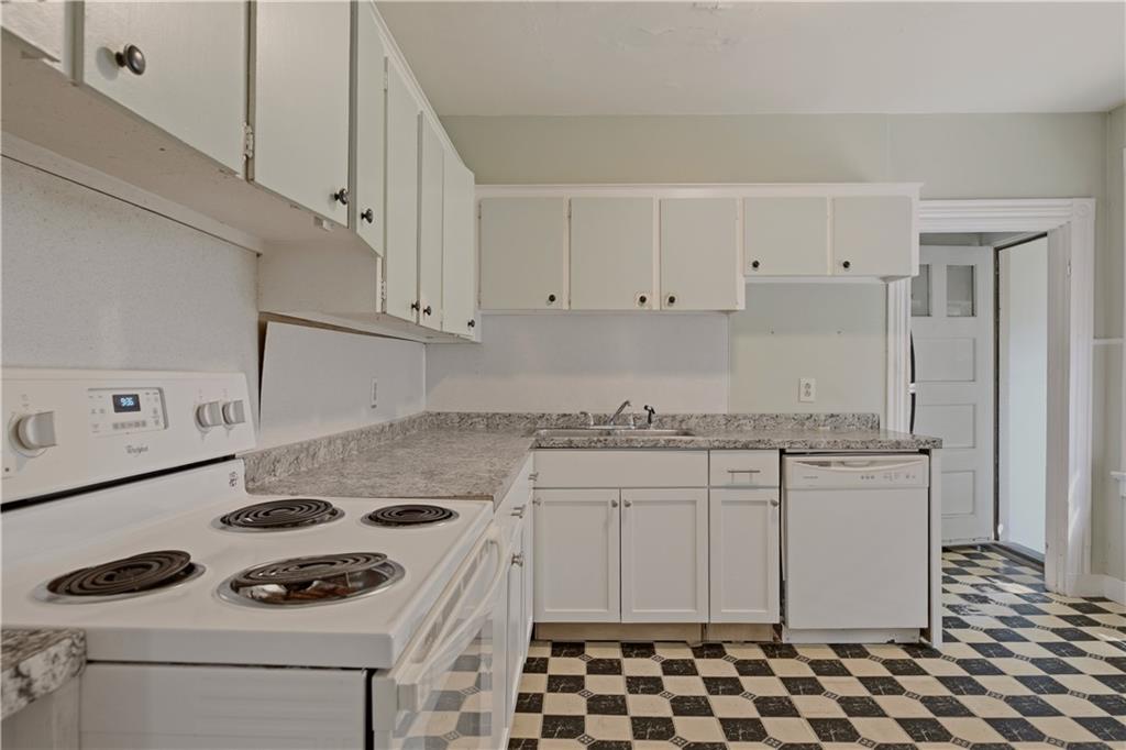 4 Dresser Street Property Photo 11