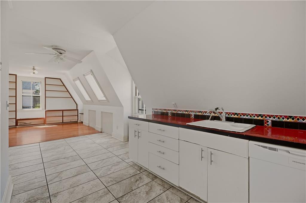 4 Dresser Street Property Photo 18