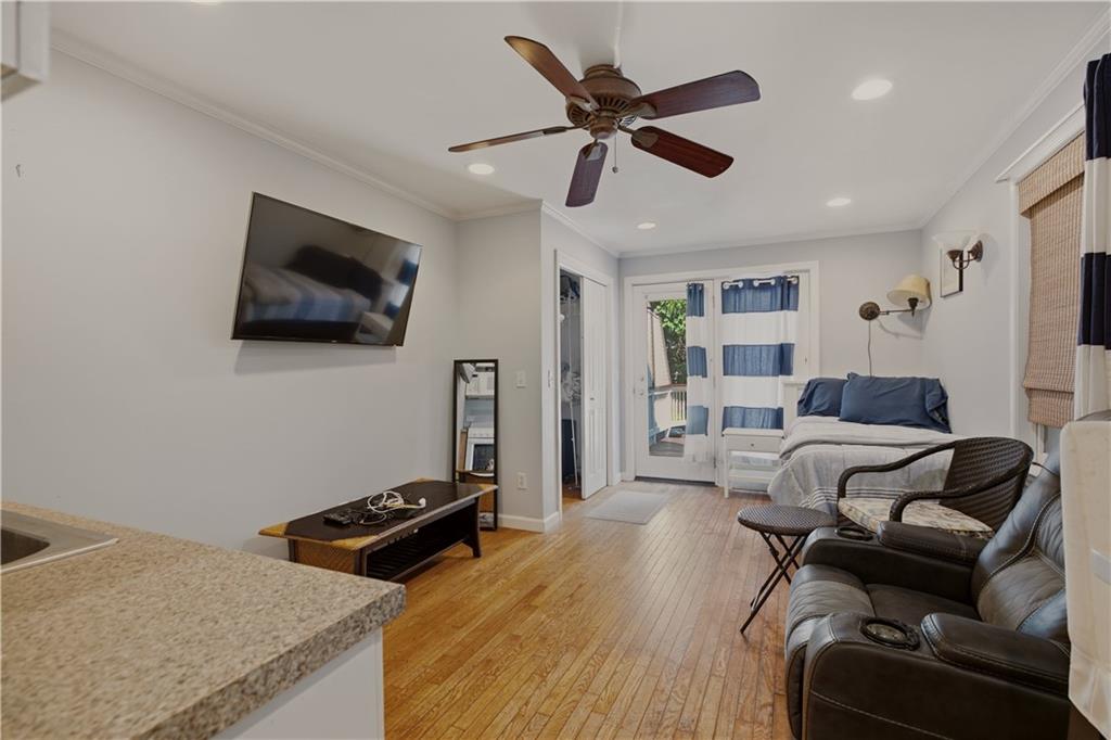 4 Dresser Street Property Photo 25