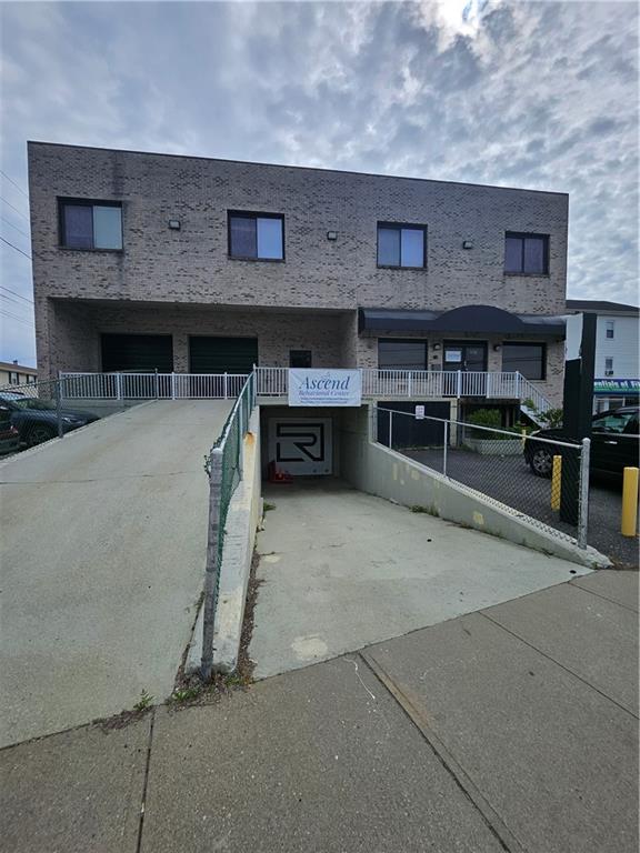 1135 Charles Street Property Photo 12