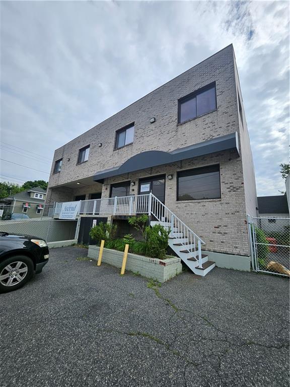 1135 Charles Street Property Photo 14