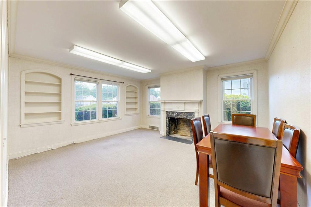 873 Warwick Avenue Property Photo 8