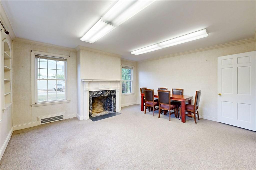 873 Warwick Avenue Property Photo 9