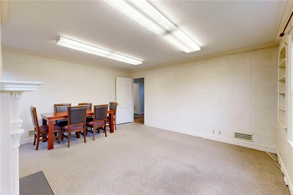 873 Warwick Avenue Property Photo 10
