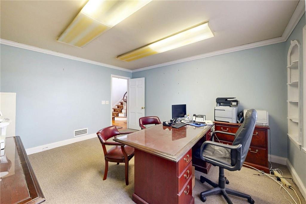 873 Warwick Avenue Property Photo 14
