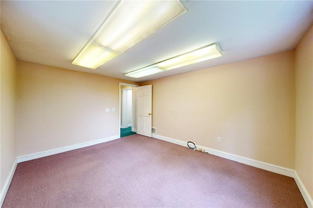 873 Warwick Avenue Property Photo 17