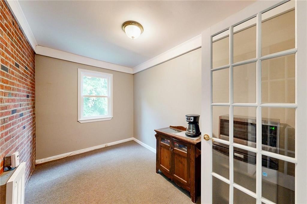 873 Warwick Avenue Property Photo 21