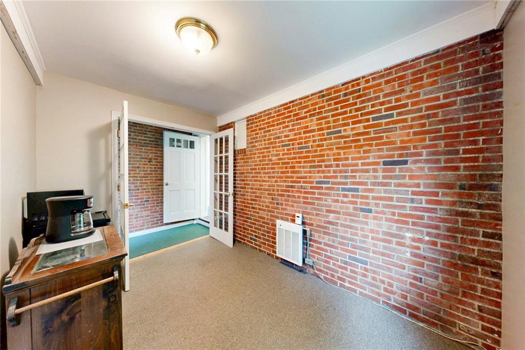 873 Warwick Avenue Property Photo 22