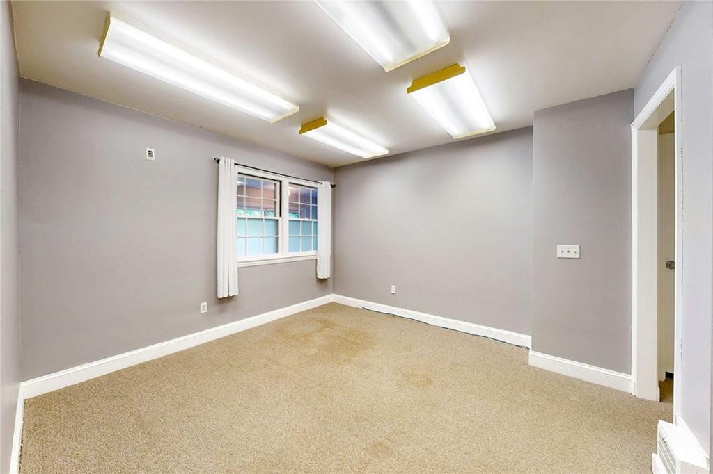873 Warwick Avenue Property Photo 27