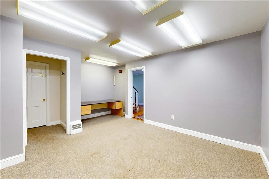 873 Warwick Avenue Property Photo 29