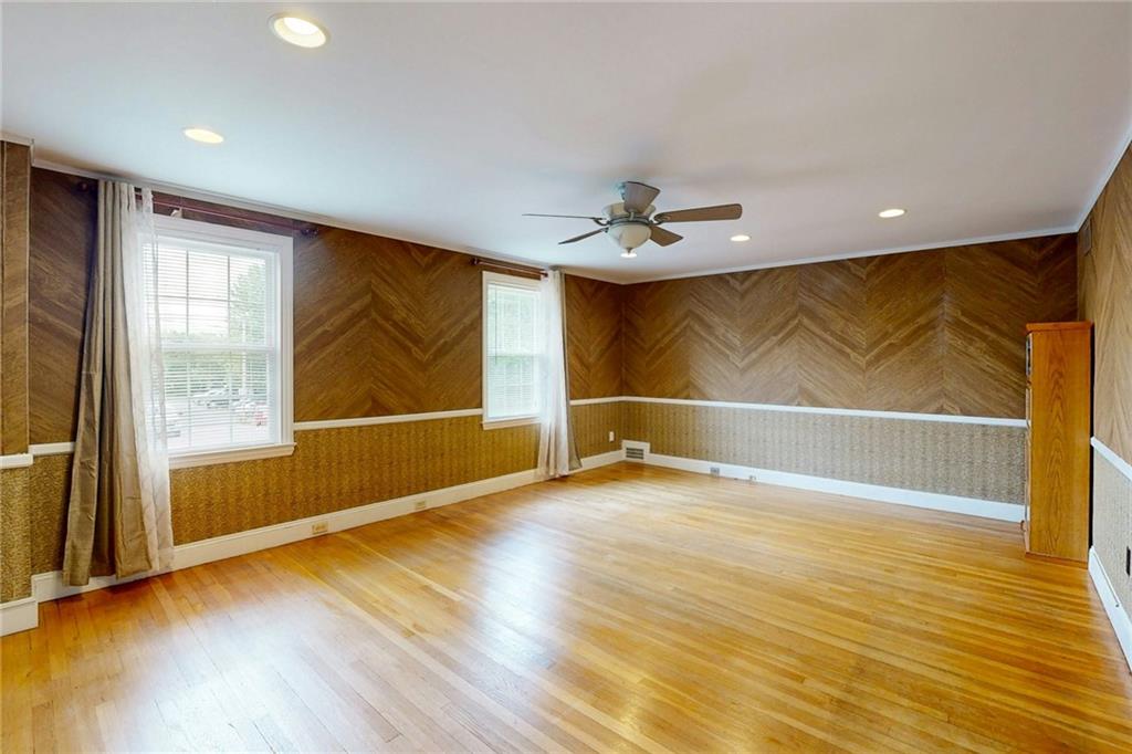 873 Warwick Avenue Property Photo 31