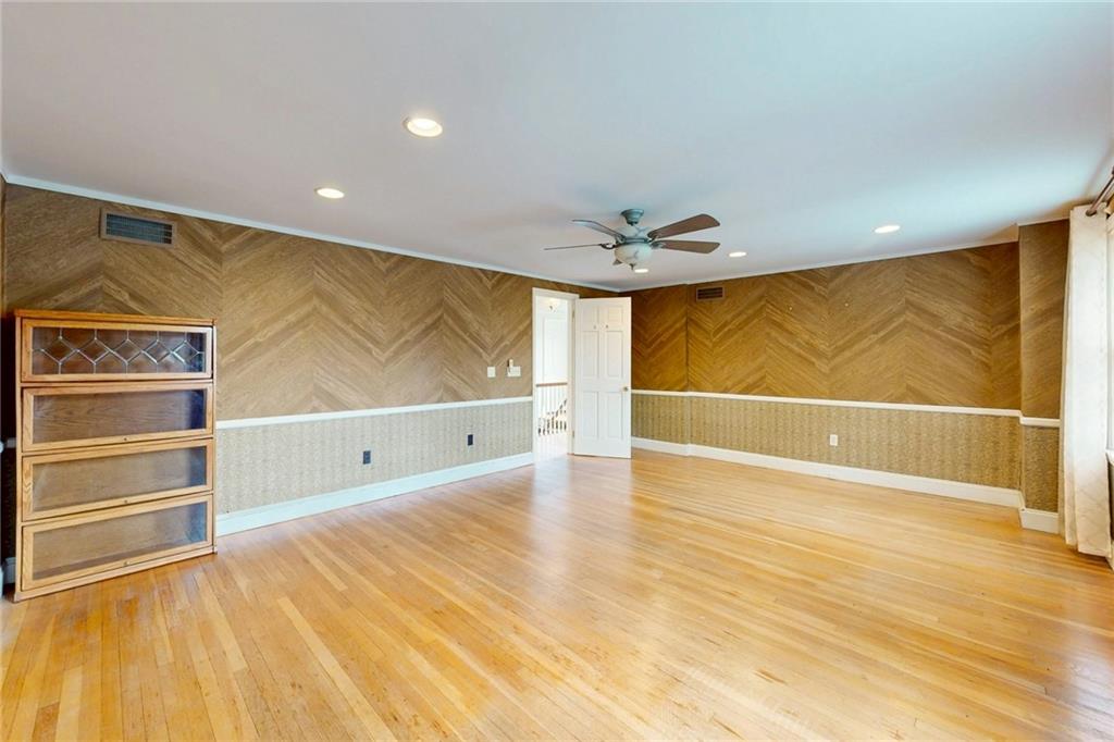 873 Warwick Avenue Property Photo 32