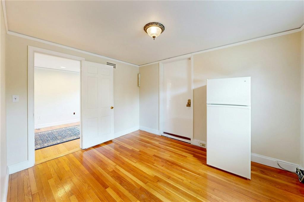 873 Warwick Avenue Property Photo 36