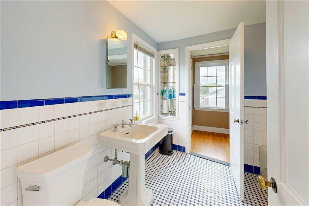 873 Warwick Avenue Property Photo 37