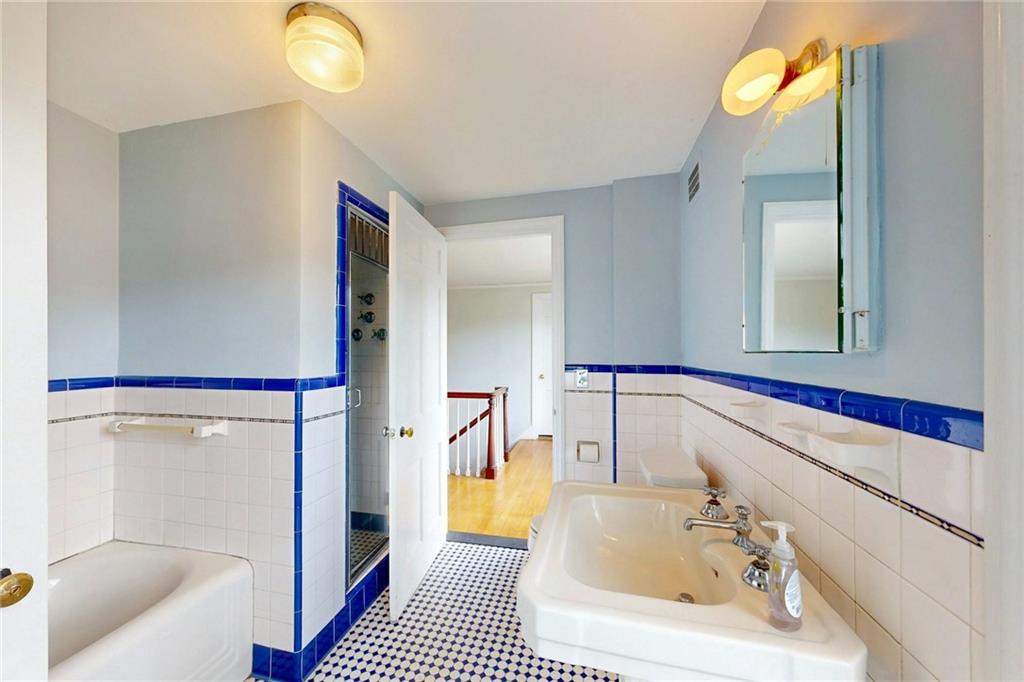 873 Warwick Avenue Property Photo 39