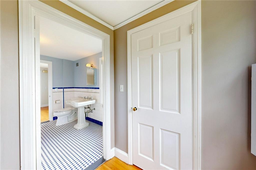 873 Warwick Avenue Property Photo 41