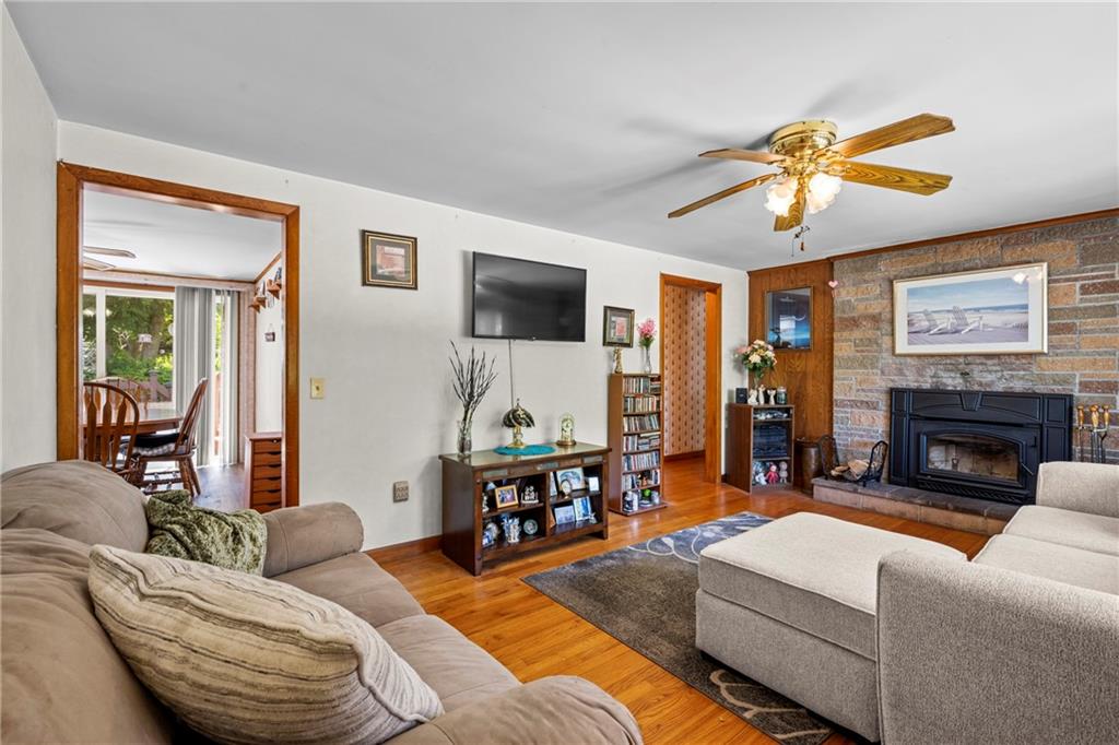 105 Walmer Avenue Property Photo 3