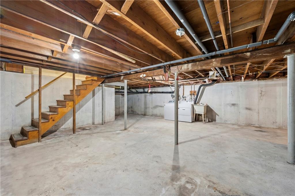 105 Walmer Avenue Property Photo 20