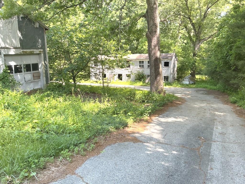 339 Anglewood Drive Property Photo 4