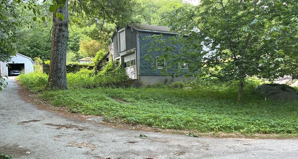 339 Anglewood Drive Property Photo 9
