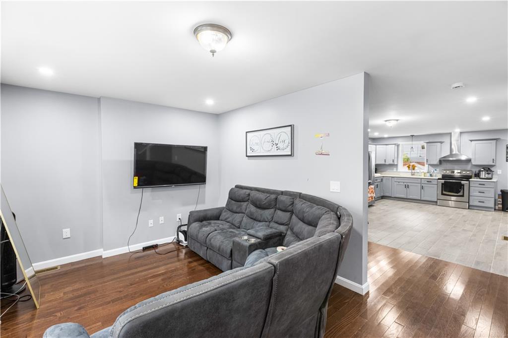 872 Branch Avenue Property Photo 33