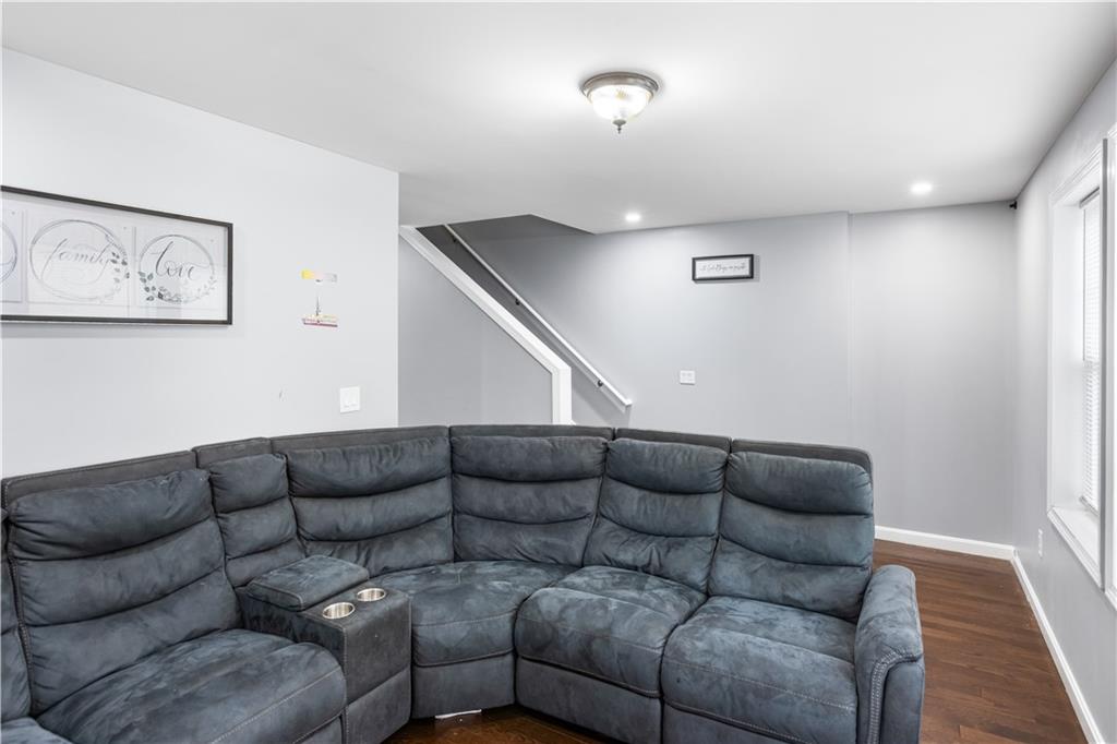 872 Branch Avenue Property Photo 35