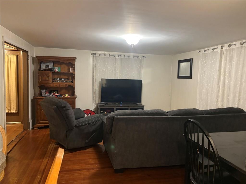 644 Elm Street Property Photo 3