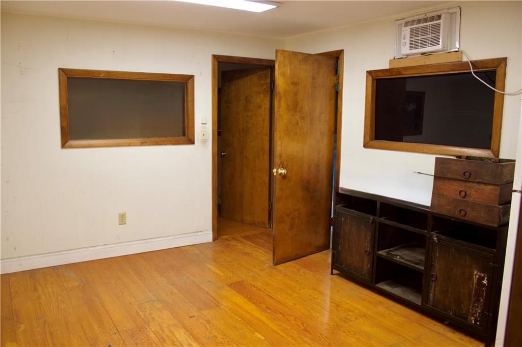 667 Wickenden Street Property Photo 16