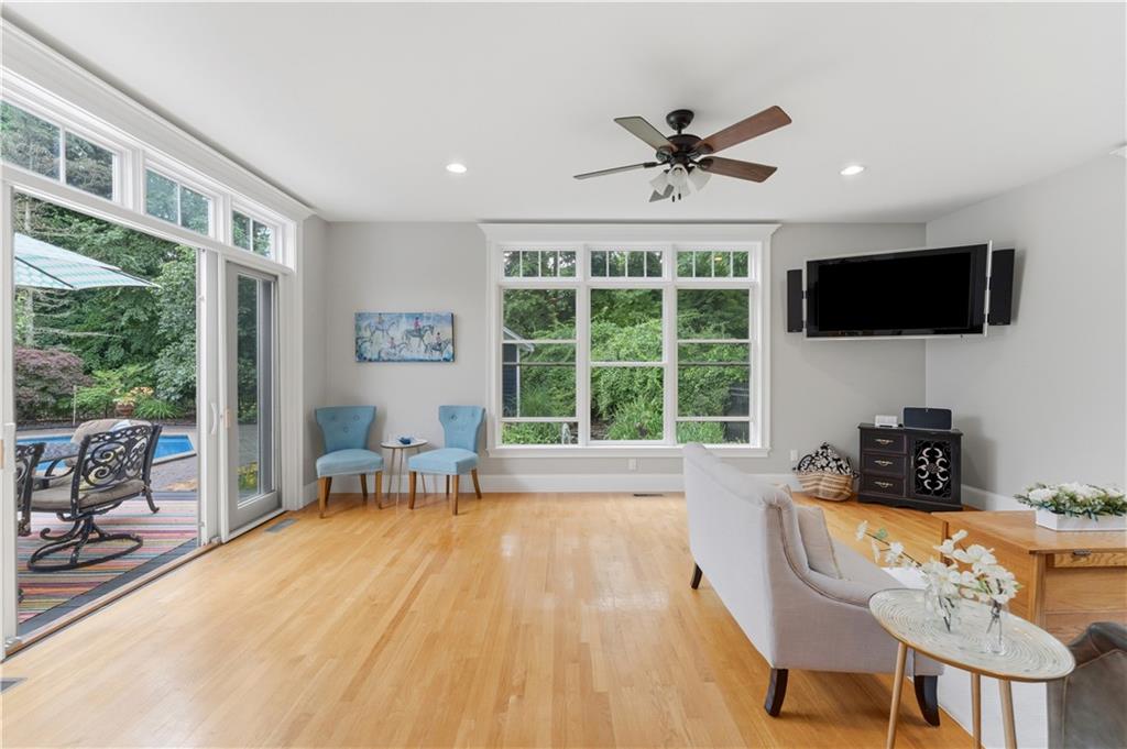 198 Poppasquash Road Property Photo 34
