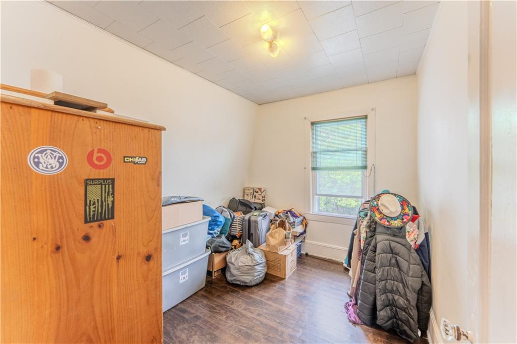 27 Cliffdale Avenue Property Photo 11
