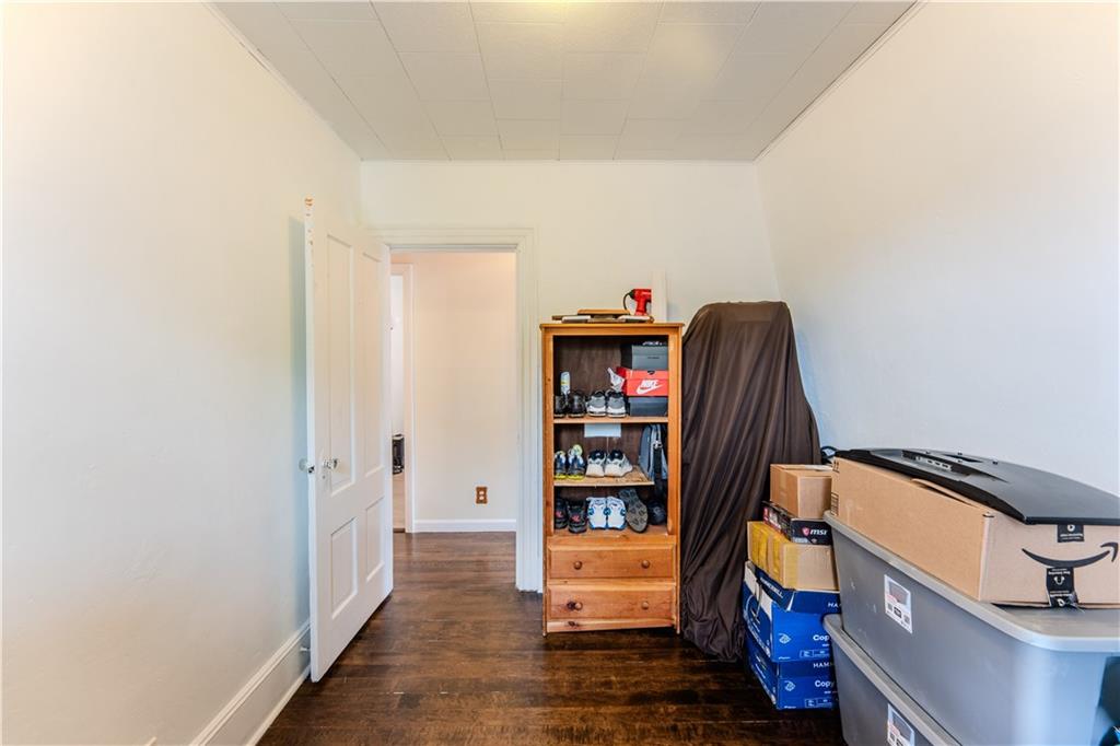 27 Cliffdale Avenue Property Photo 12