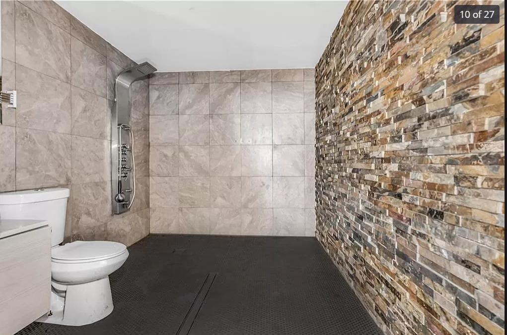 66 Penn Street Property Photo 37