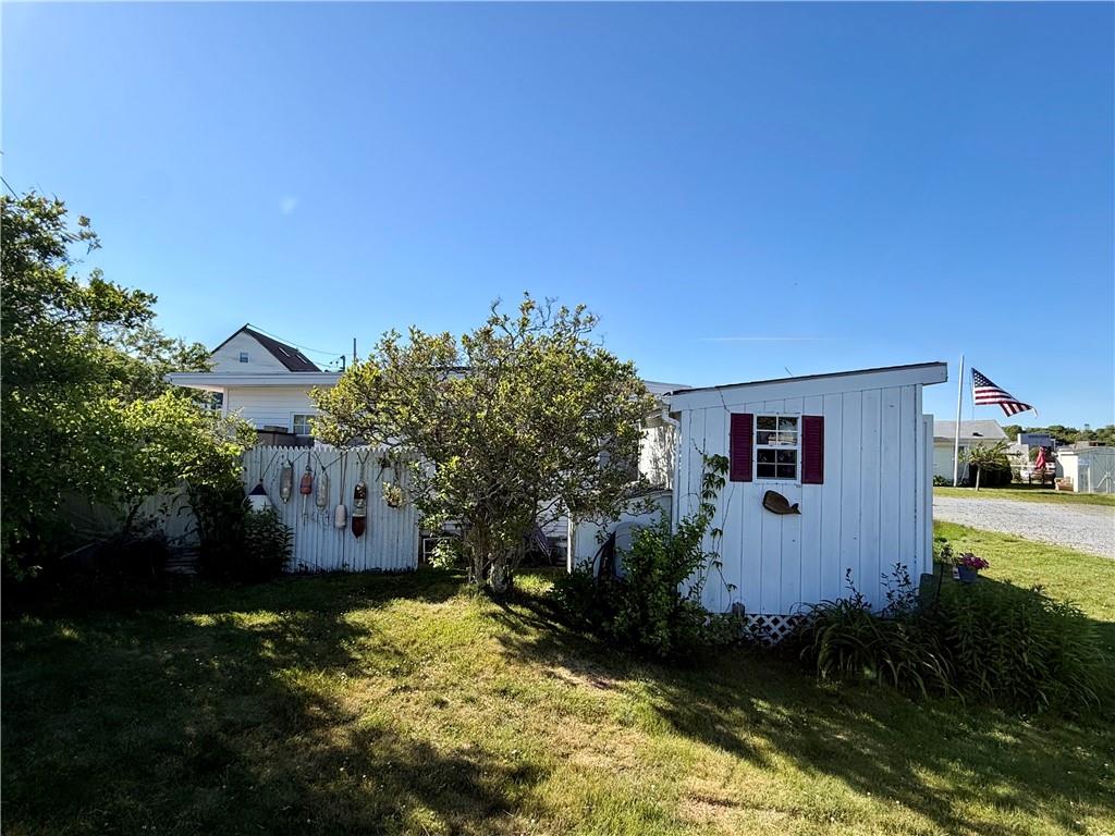 659 C Succotash Road Property Photo 13