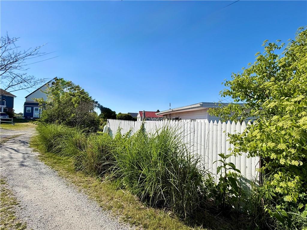 659 C Succotash Road Property Photo 18