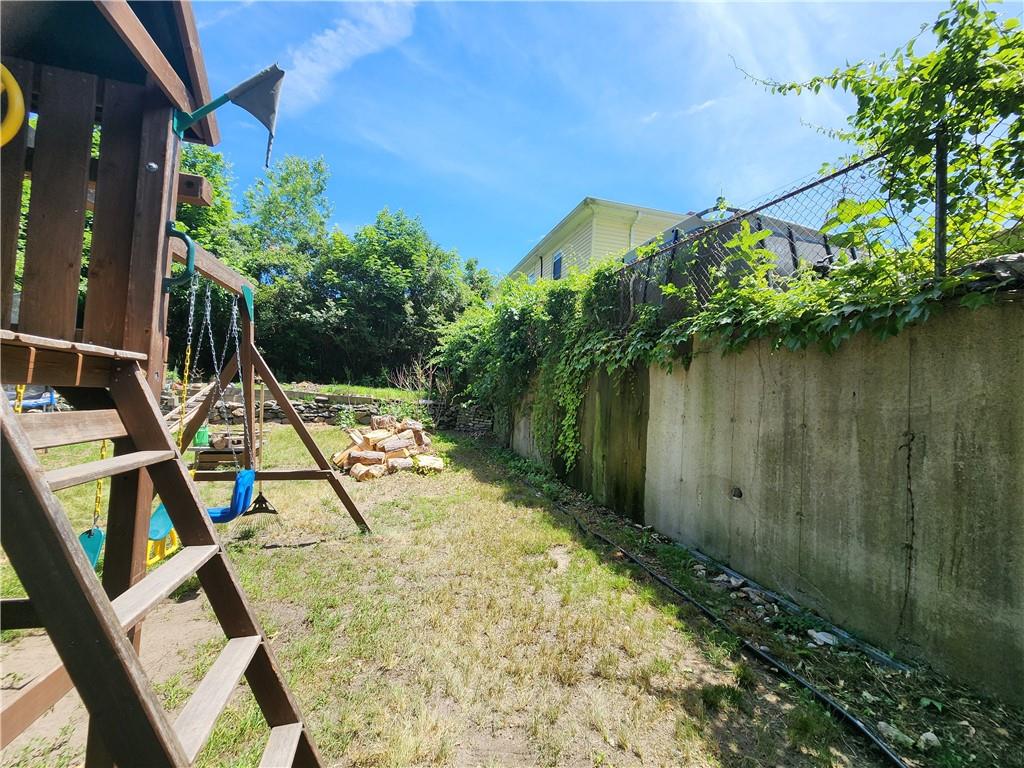 82 Larch Street Property Photo 6