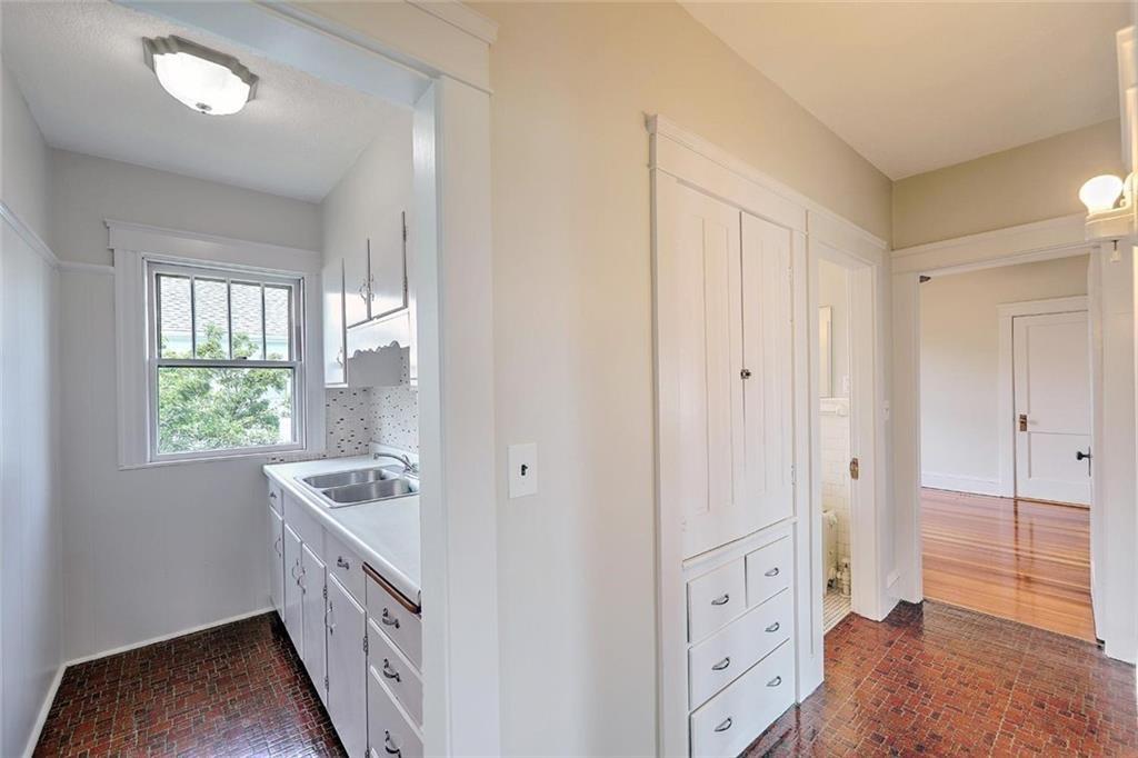 181 183 Saratoga Avenue Property Photo 10