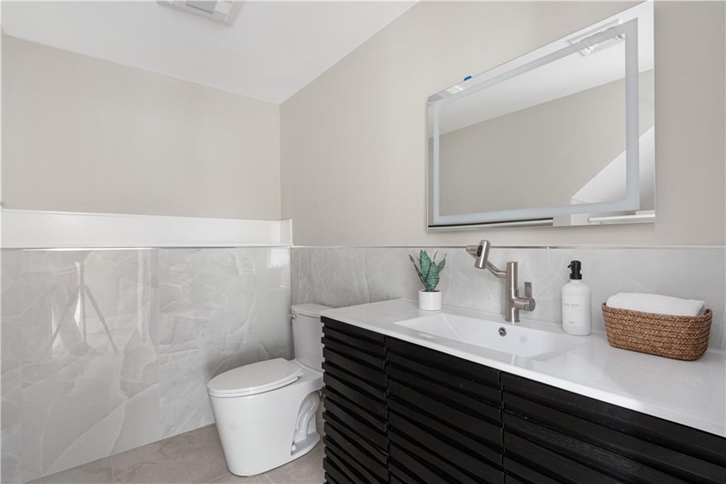43 12th Street Unit B Property Photo 30