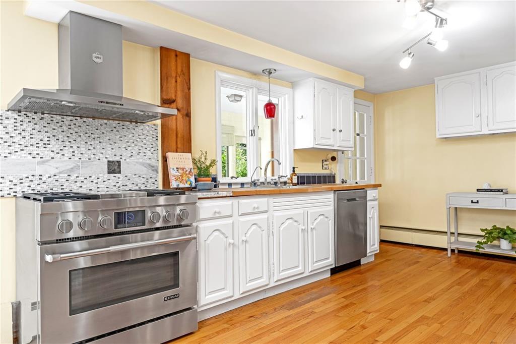 56 Middle Highway Property Photo 4