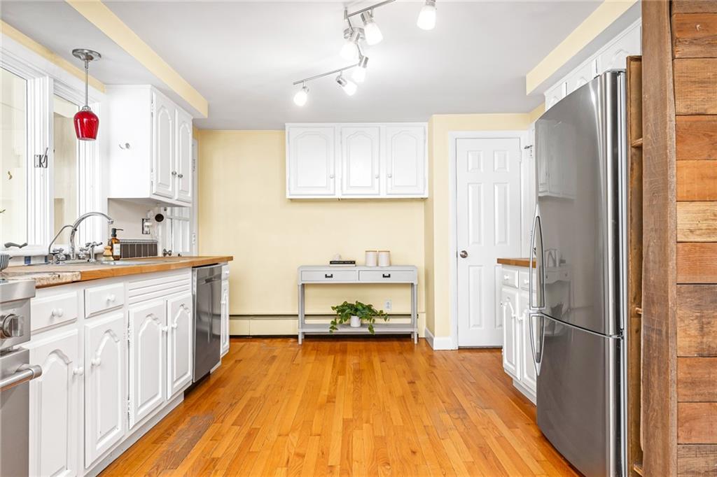 56 Middle Highway Property Photo 5