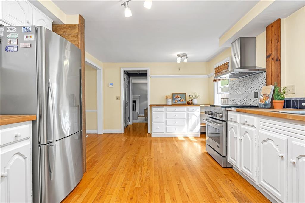 56 Middle Highway Property Photo 6