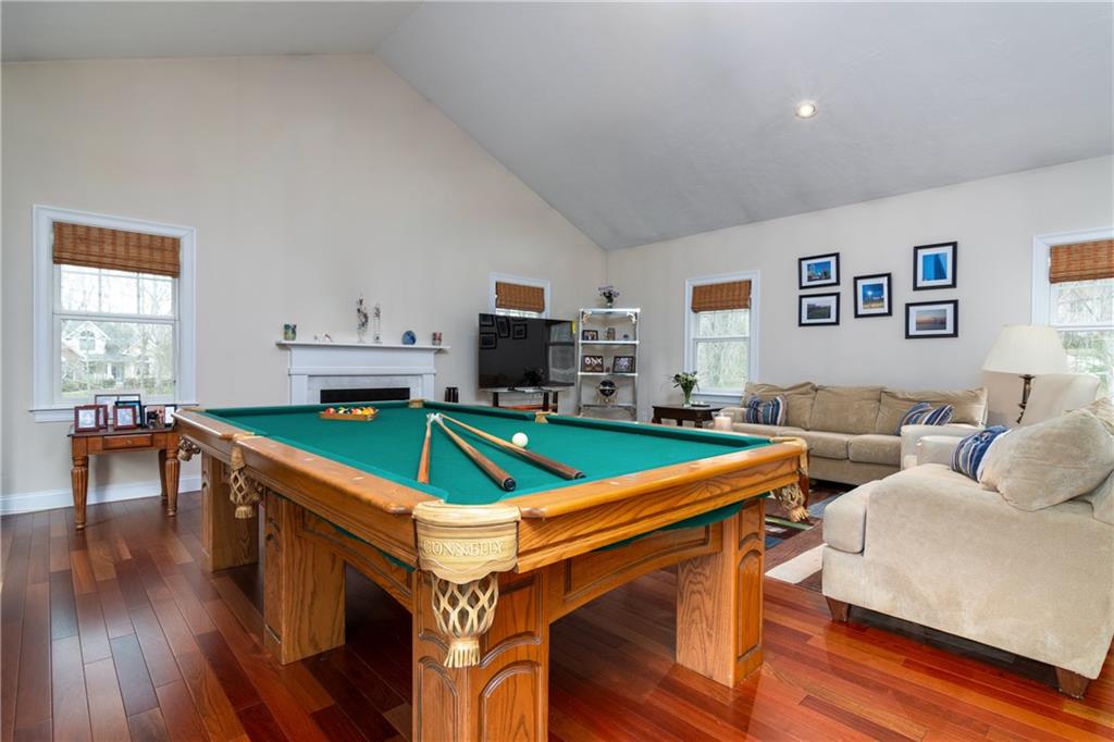 5 Hazelton Lane Property Photo 6