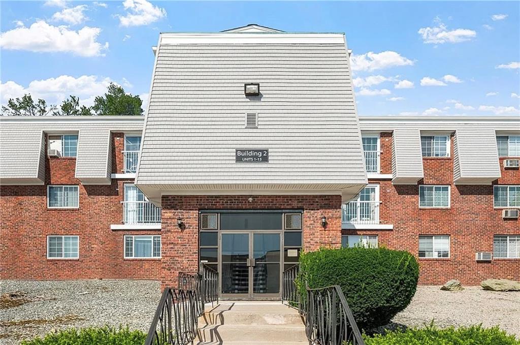 300 Smithfield Road Unit B2-24 Property Photo 13
