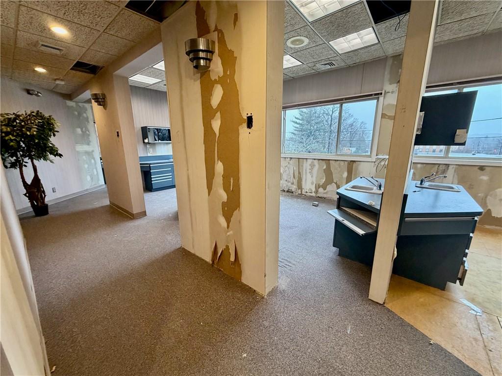 1090 New London Avenue Unit 5 Property Photo 25