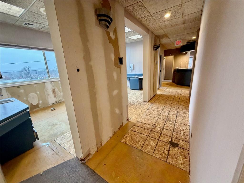 1090 New London Avenue Unit 5 Property Photo 26