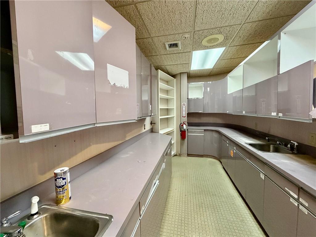 1090 New London Avenue Unit 5 Property Photo 28