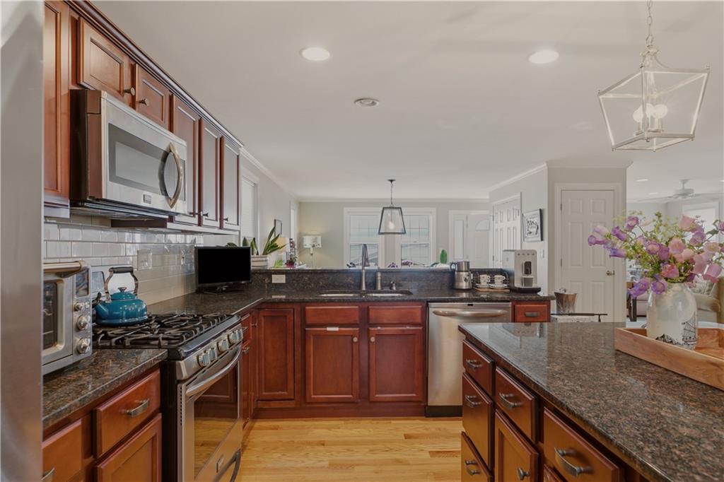 11 King Philip Avenue Property Photo 15