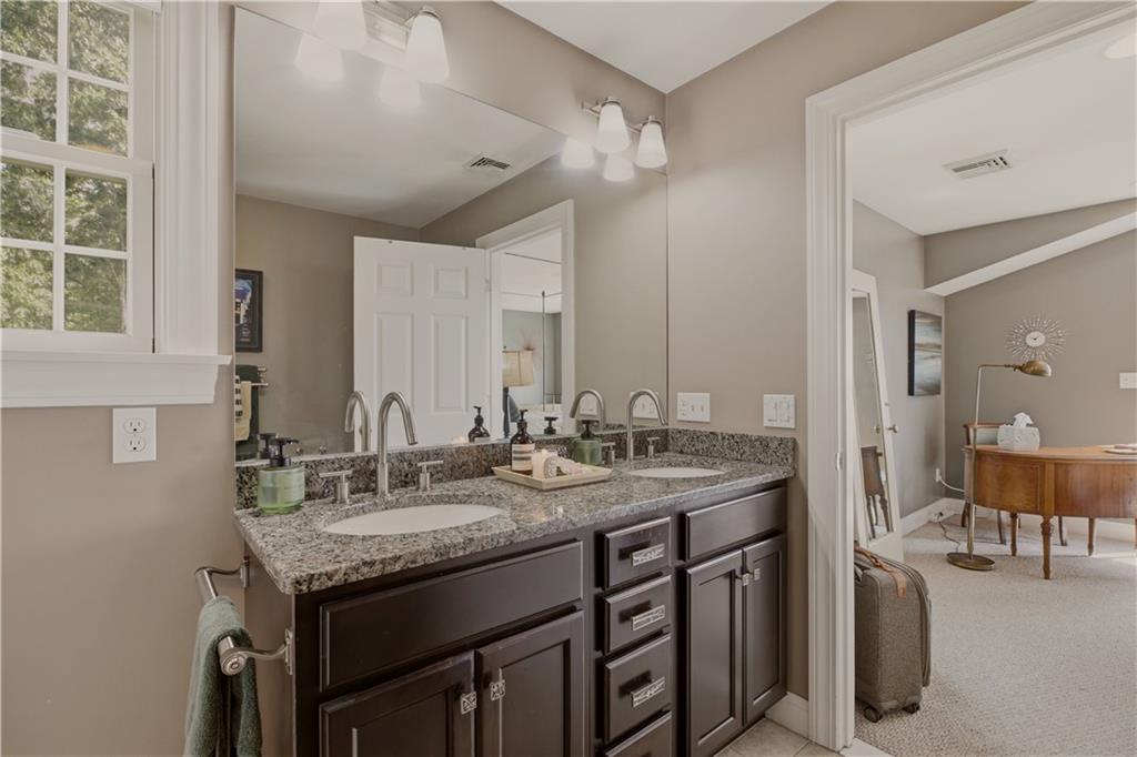 11 King Philip Avenue Property Photo 26